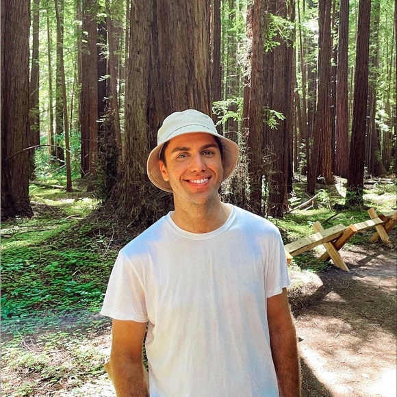 Meet your Posher, Kyle - Picture 3 of 4